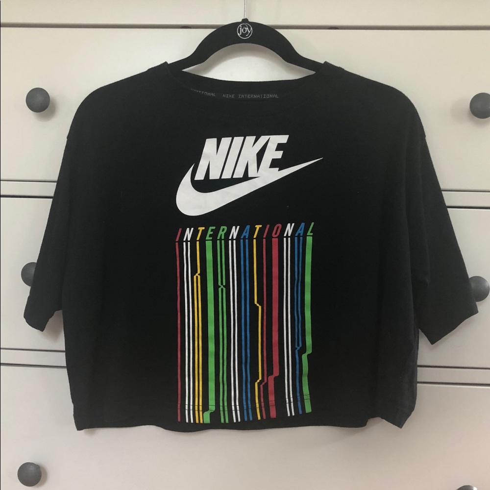 Nike International Drop Crop Tee